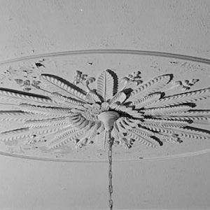 Decorative ceiling medallion